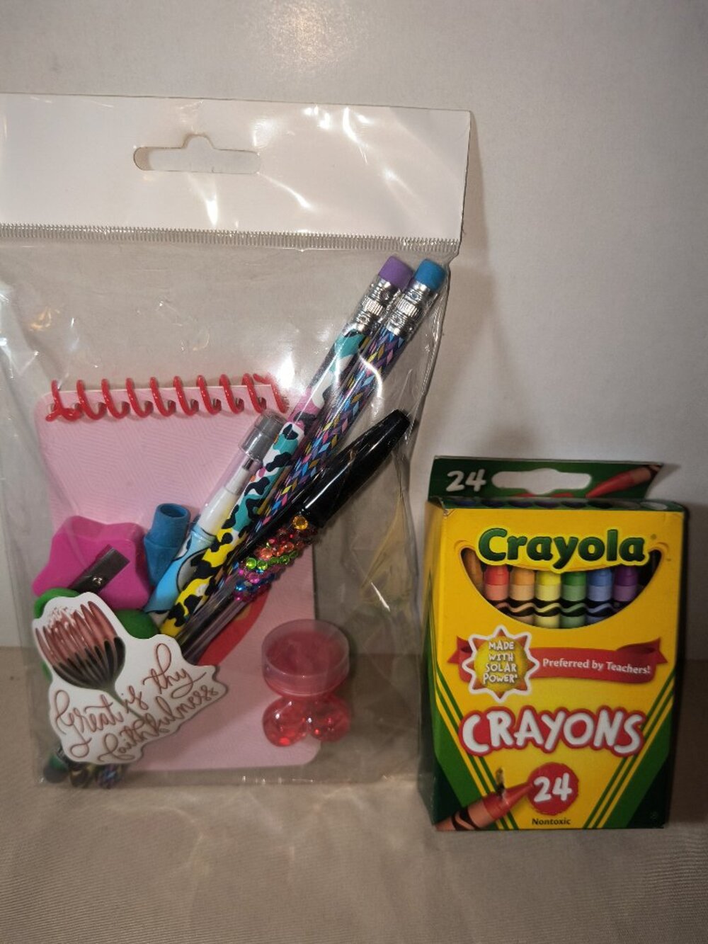 Cute Stationery & Crayola Crayon Gift Set Lot